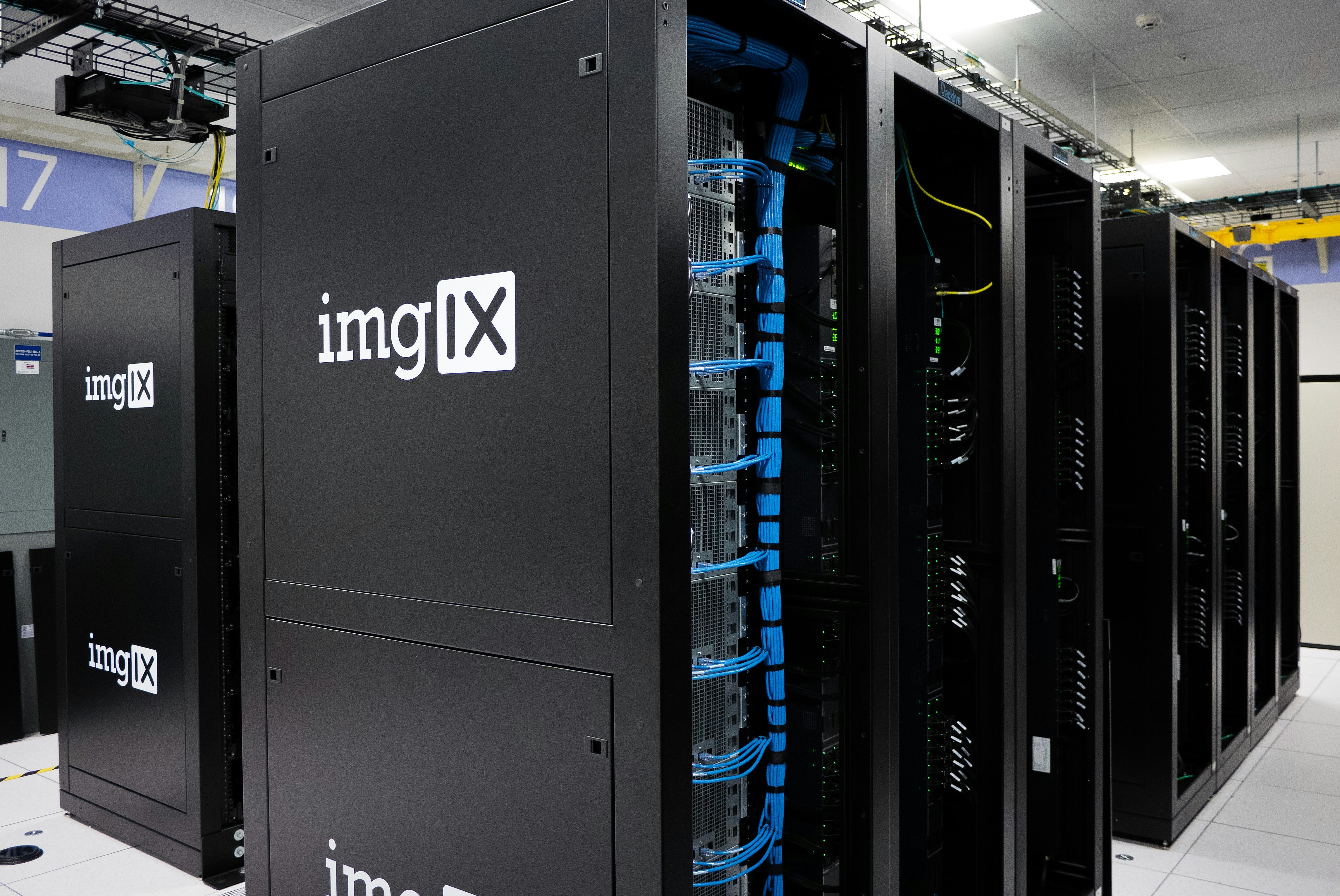 Infraestructura de servidores y conexiones de datos